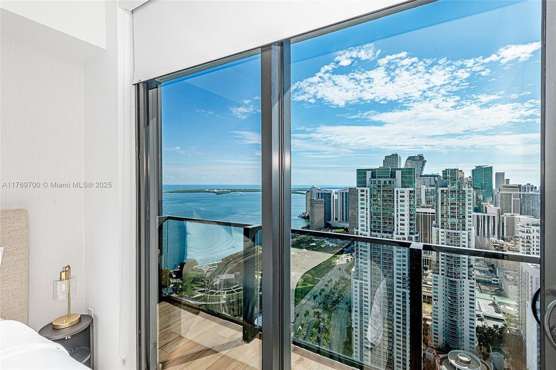 For Rent: $2,955 (0 beds, 1 baths, 341 Square Feet)