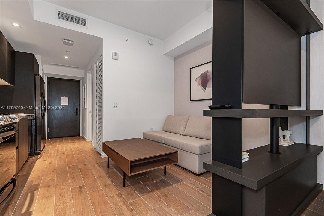 For Rent: $2,955 (0 beds, 1 baths, 341 Square Feet)