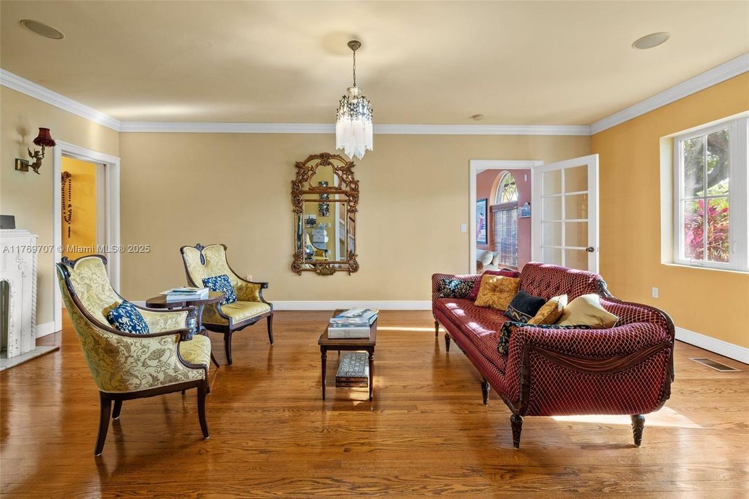 Recently Sold: $3,250,000 (4 beds, 4 baths, 4267 Square Feet)