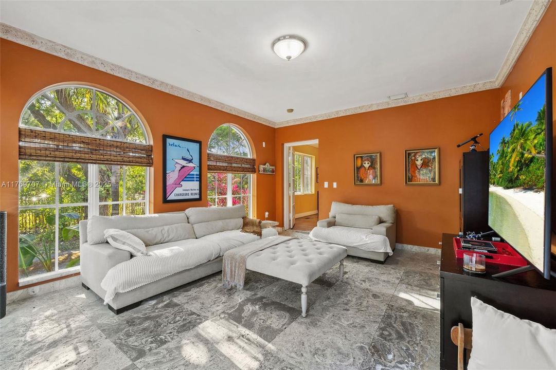 Recently Sold: $3,250,000 (4 beds, 4 baths, 4267 Square Feet)