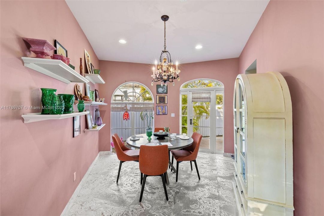 Recently Sold: $3,250,000 (4 beds, 4 baths, 4267 Square Feet)