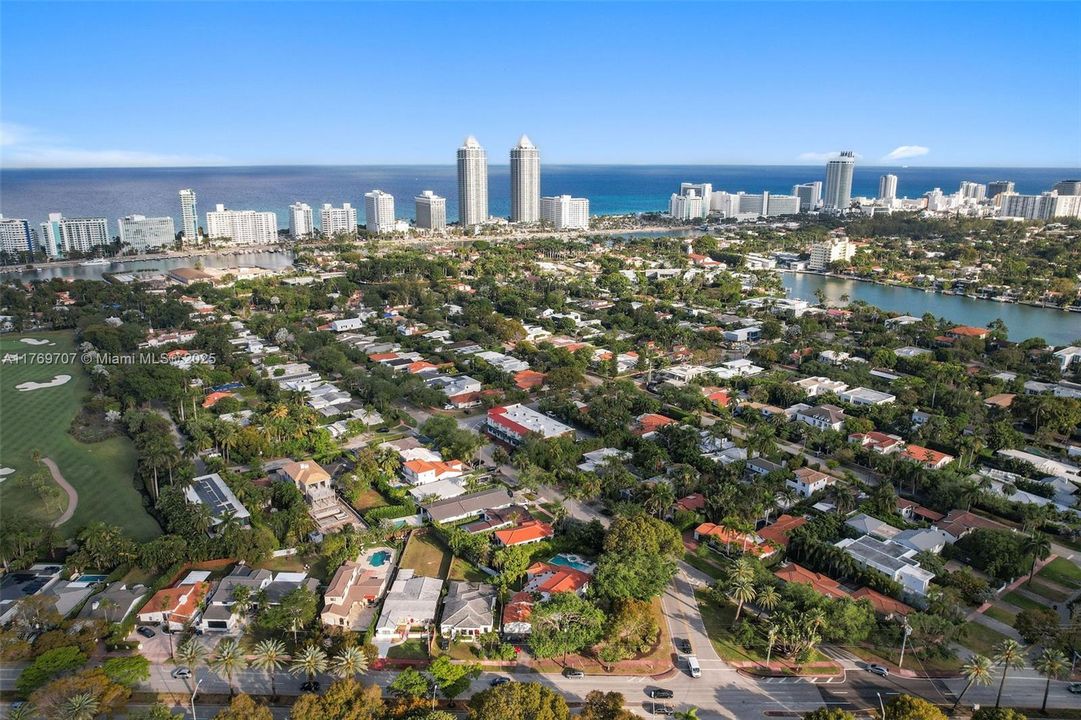 Recently Sold: $3,250,000 (4 beds, 4 baths, 4267 Square Feet)