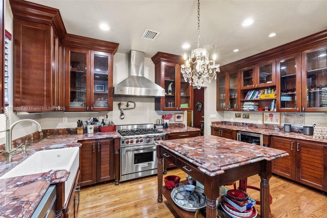 Recently Sold: $3,250,000 (4 beds, 4 baths, 4267 Square Feet)