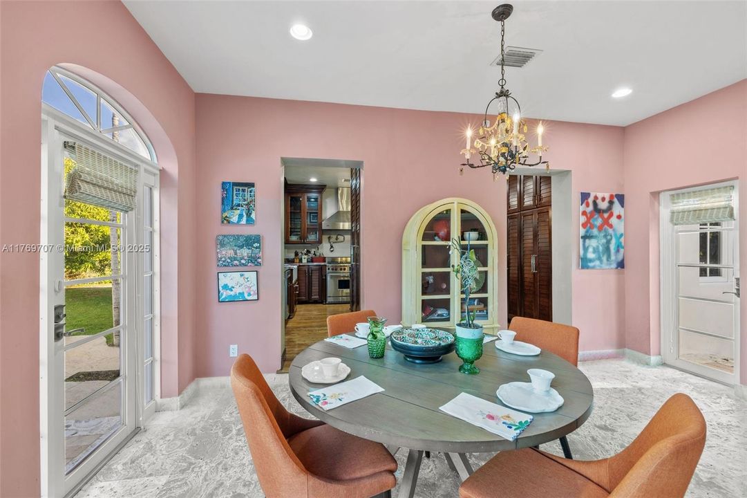 Recently Sold: $3,250,000 (4 beds, 4 baths, 4267 Square Feet)