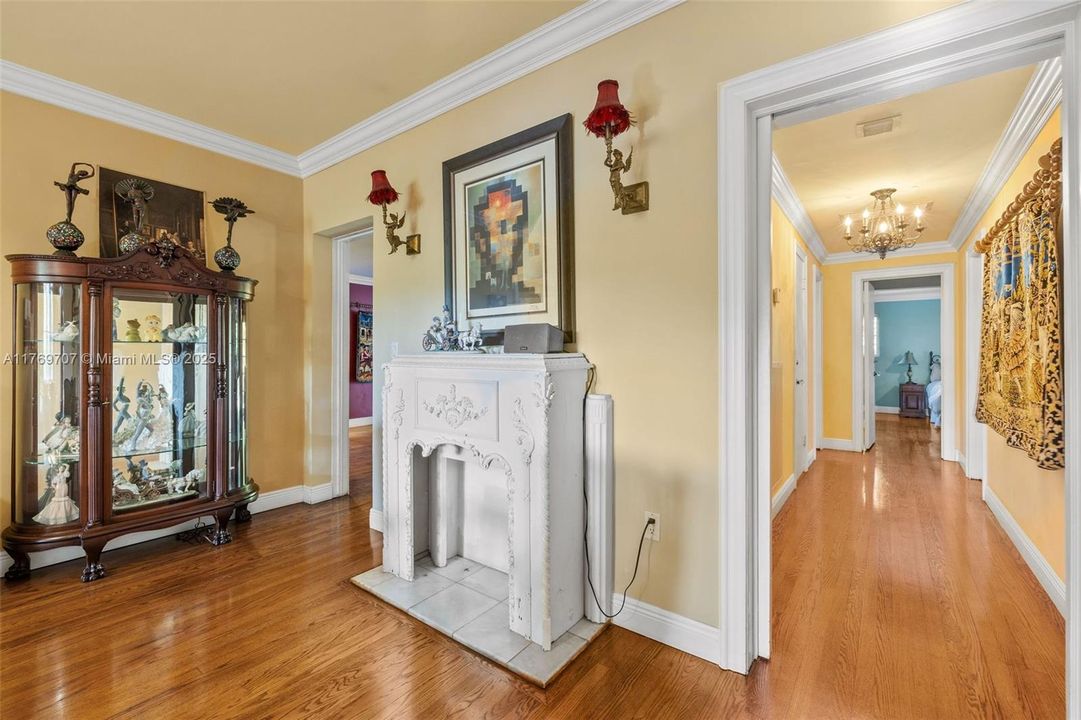 Recently Sold: $3,250,000 (4 beds, 4 baths, 4267 Square Feet)