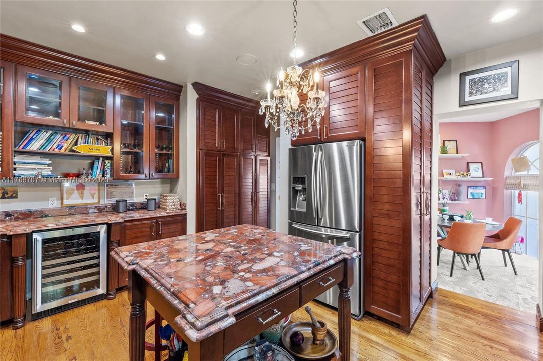 Recently Sold: $3,250,000 (4 beds, 4 baths, 4267 Square Feet)