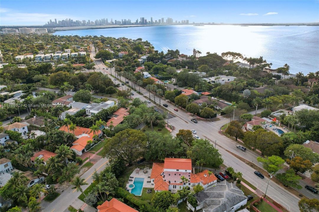 Recently Sold: $3,250,000 (4 beds, 4 baths, 4267 Square Feet)