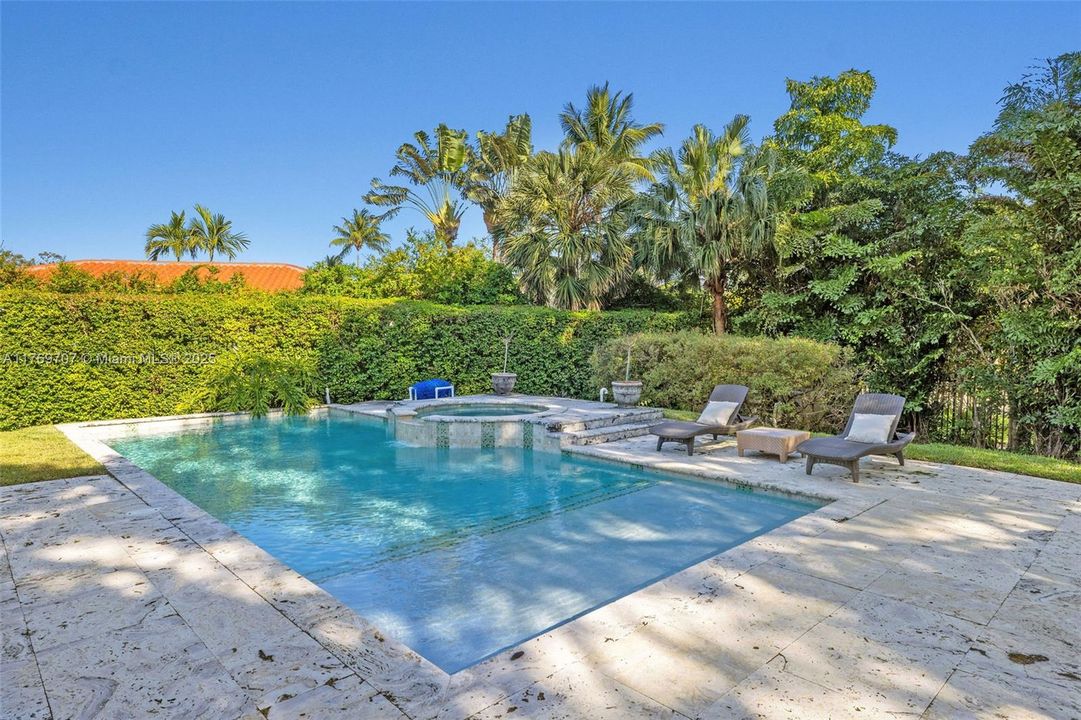 Recently Sold: $3,250,000 (4 beds, 4 baths, 4267 Square Feet)