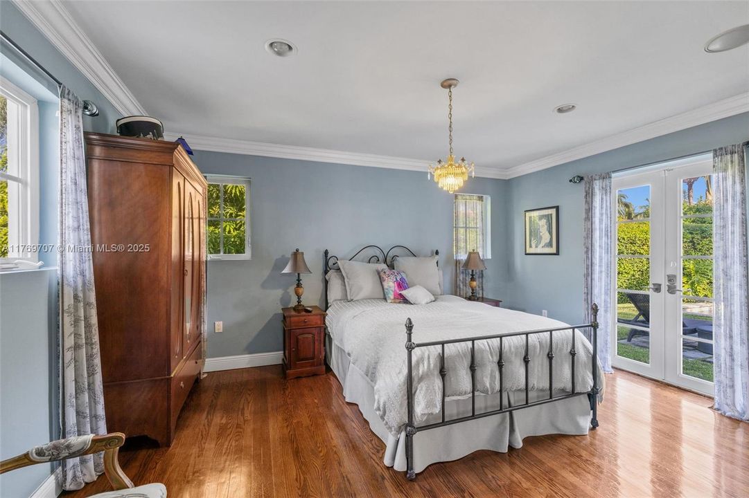 Recently Sold: $3,250,000 (4 beds, 4 baths, 4267 Square Feet)