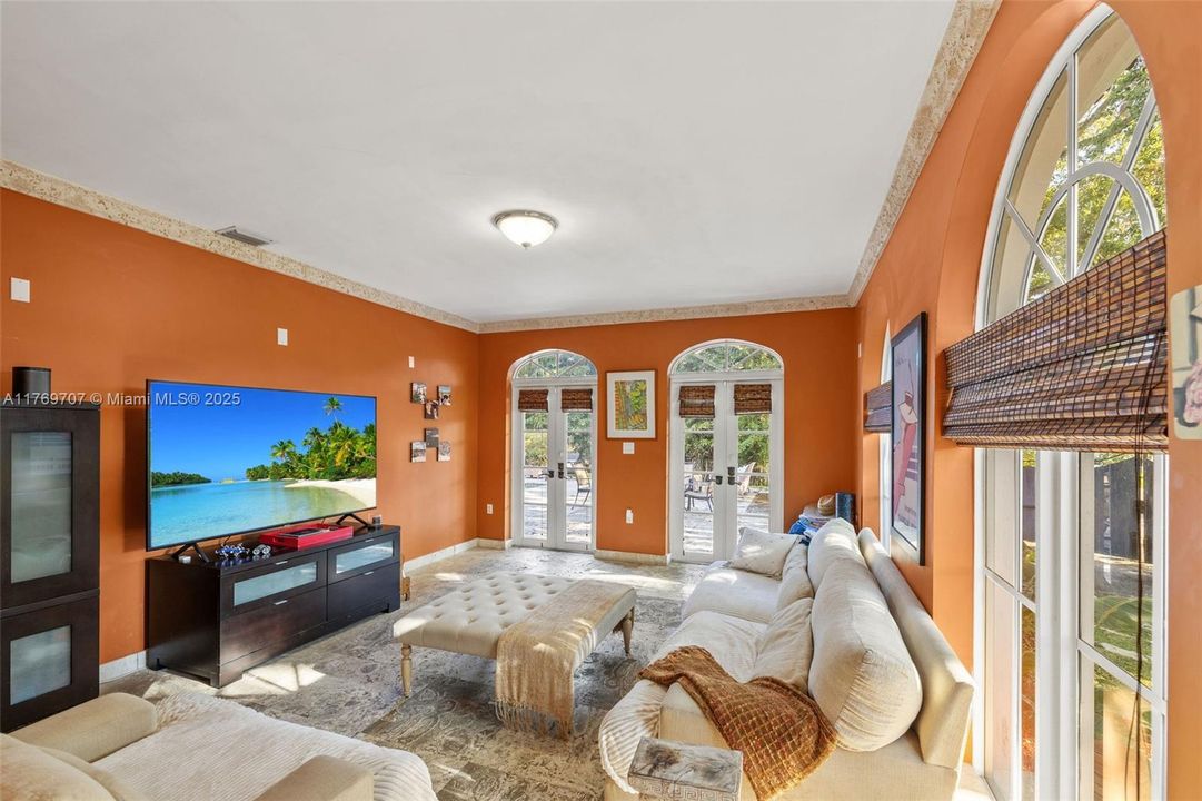 Recently Sold: $3,250,000 (4 beds, 4 baths, 4267 Square Feet)