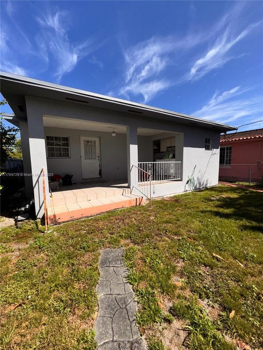 Activo con contrato: $450,000 (3 camas, 3 baños, 1803 Pies cuadrados)