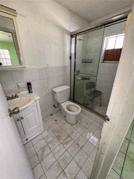 Activo con contrato: $450,000 (3 camas, 3 baños, 1803 Pies cuadrados)