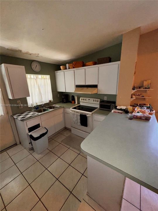 Activo con contrato: $450,000 (3 camas, 3 baños, 1803 Pies cuadrados)