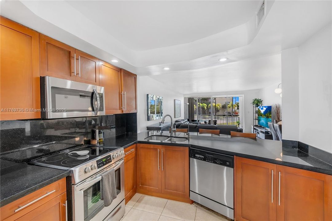 Vendido Recientemente: $199,000 (2 camas, 2 baños, 1317 Pies cuadrados)