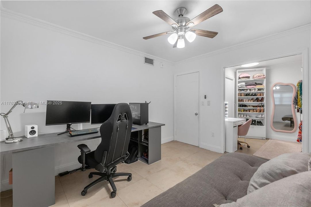 Vendido Recientemente: $199,000 (2 camas, 2 baños, 1317 Pies cuadrados)