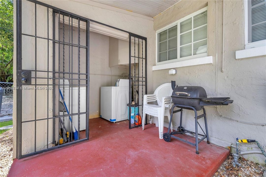 Recientemente alquilado: $2,099 (1 camas, 1 baños, 3611 Pies cuadrados)