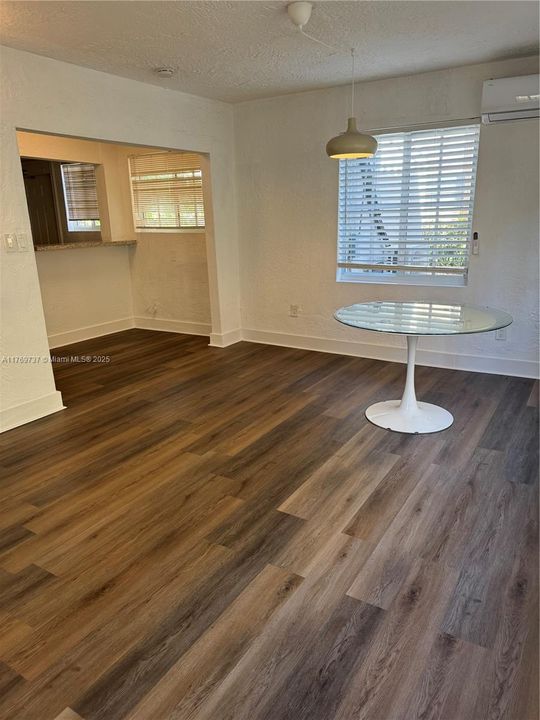 Recientemente alquilado: $2,099 (1 camas, 1 baños, 3611 Pies cuadrados)