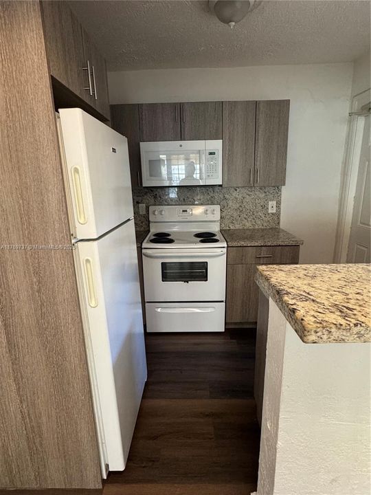 Recientemente alquilado: $2,099 (1 camas, 1 baños, 3611 Pies cuadrados)