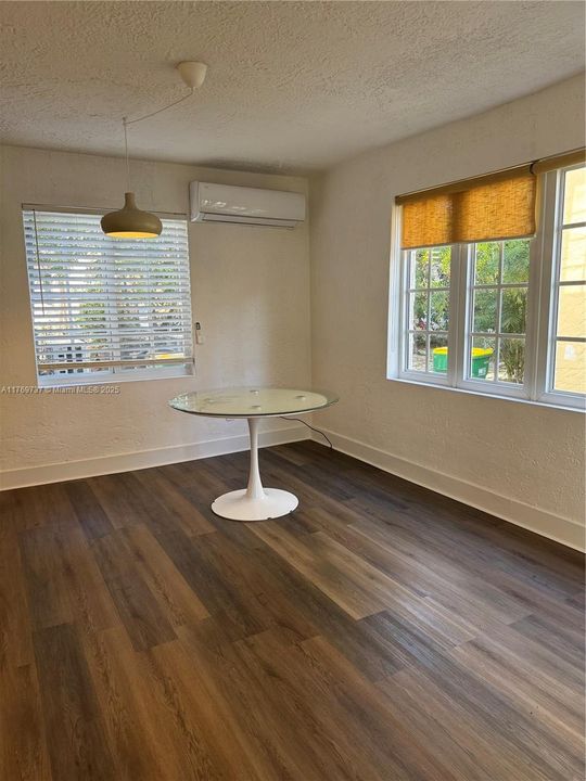 Recientemente alquilado: $2,099 (1 camas, 1 baños, 3611 Pies cuadrados)