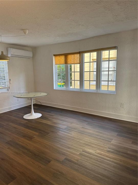 Recientemente alquilado: $2,099 (1 camas, 1 baños, 3611 Pies cuadrados)