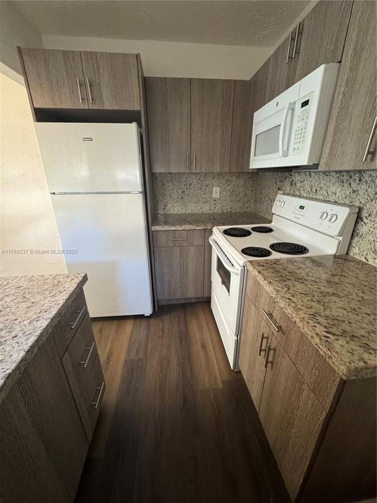 Recientemente alquilado: $2,099 (1 camas, 1 baños, 3611 Pies cuadrados)