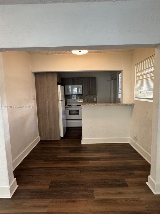 Recientemente alquilado: $2,099 (1 camas, 1 baños, 3611 Pies cuadrados)