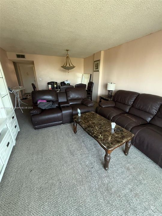 Vendido Recientemente: $115,000 (1 camas, 1 baños, 840 Pies cuadrados)