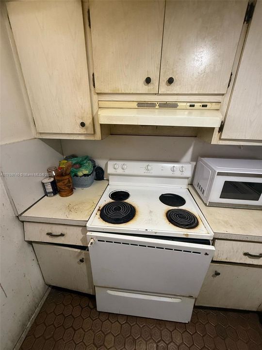 Vendido Recientemente: $115,000 (1 camas, 1 baños, 840 Pies cuadrados)