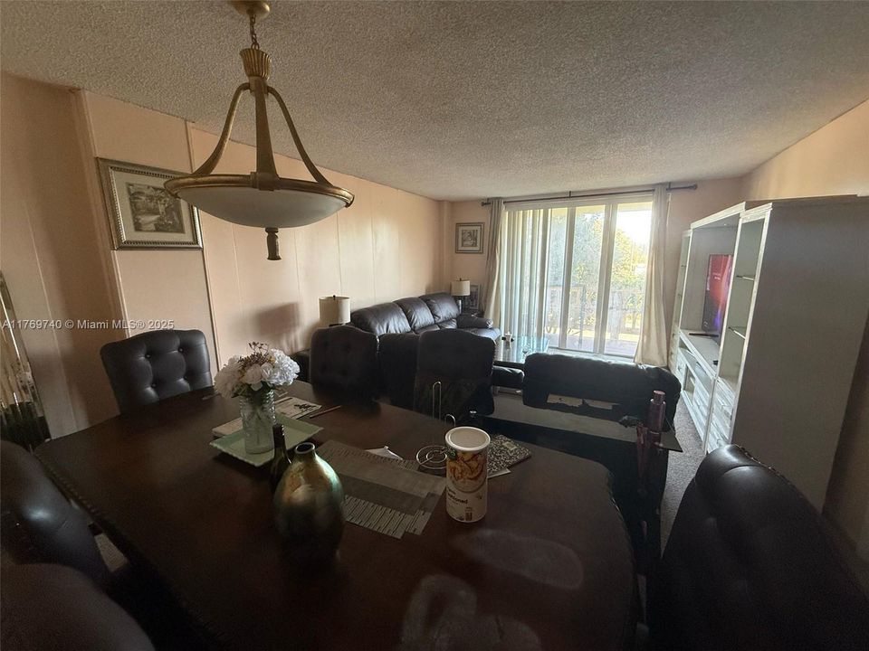 Vendido Recientemente: $115,000 (1 camas, 1 baños, 840 Pies cuadrados)