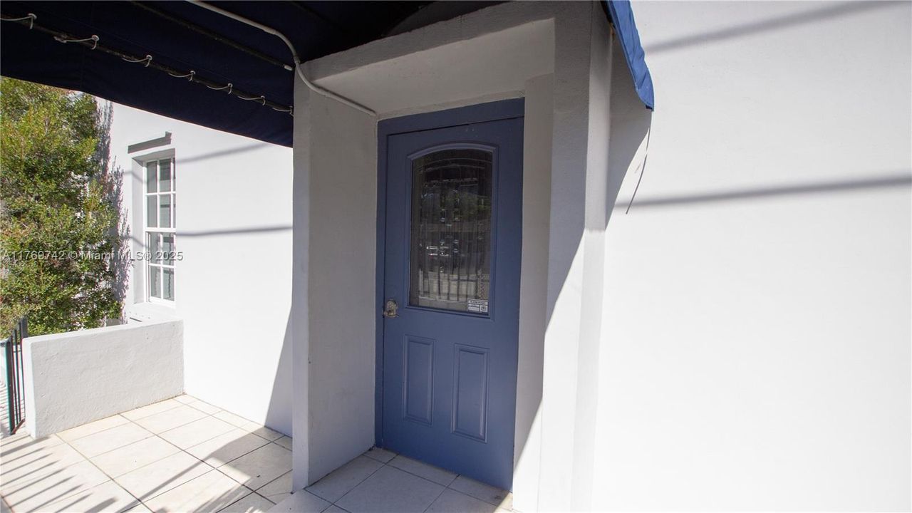 На продажу: $235,000 (2 спален, 1 ванн, 610 Квадратных фут)