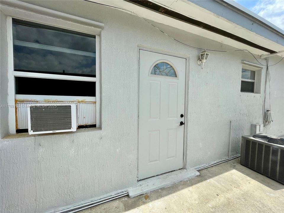 Recientemente alquilado: $1,600 (1 camas, 1 baños, 1300 Pies cuadrados)