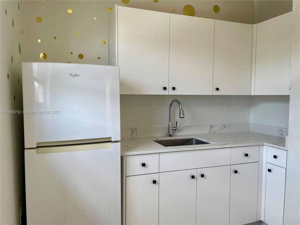 Recientemente alquilado: $1,600 (1 camas, 1 baños, 1300 Pies cuadrados)