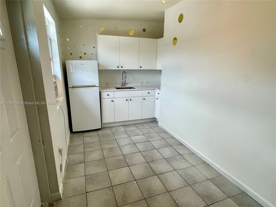 Recientemente alquilado: $1,600 (1 camas, 1 baños, 1300 Pies cuadrados)