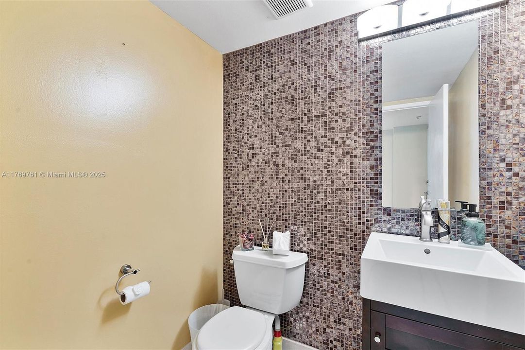 Recently Sold: $315,000 (1 beds, 1 baths, 1000 Square Feet)