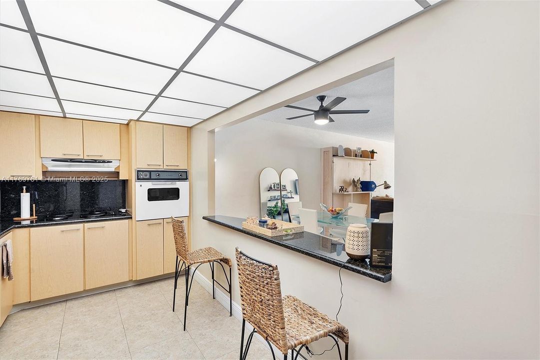 Recently Sold: $315,000 (1 beds, 1 baths, 1000 Square Feet)