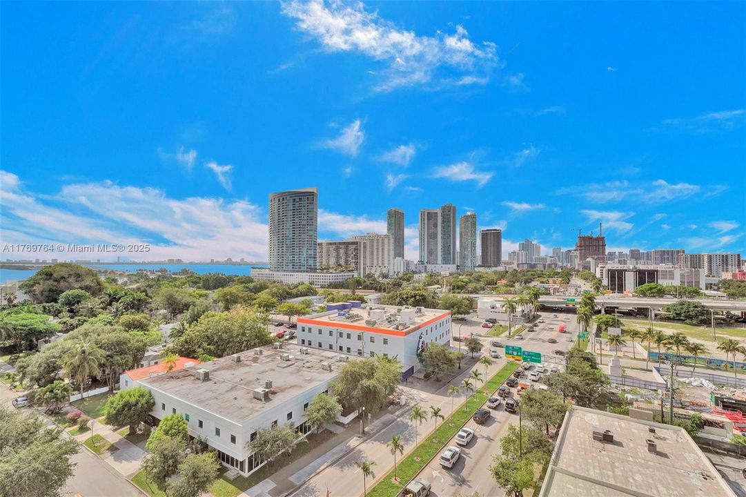 На продажу: $990,000 (2 спален, 2 ванн, 1062 Квадратных фут)