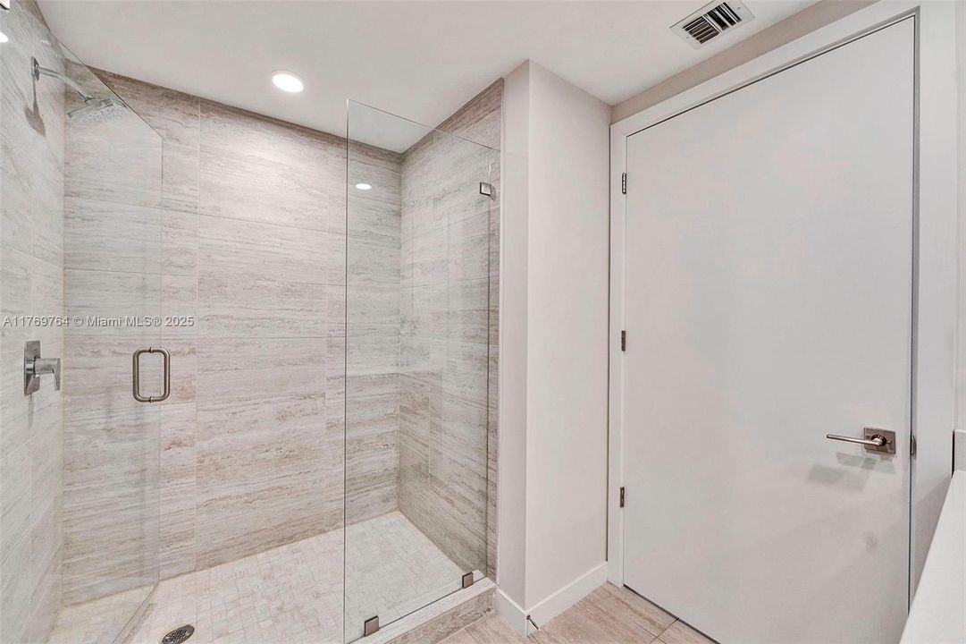 На продажу: $990,000 (2 спален, 2 ванн, 1062 Квадратных фут)