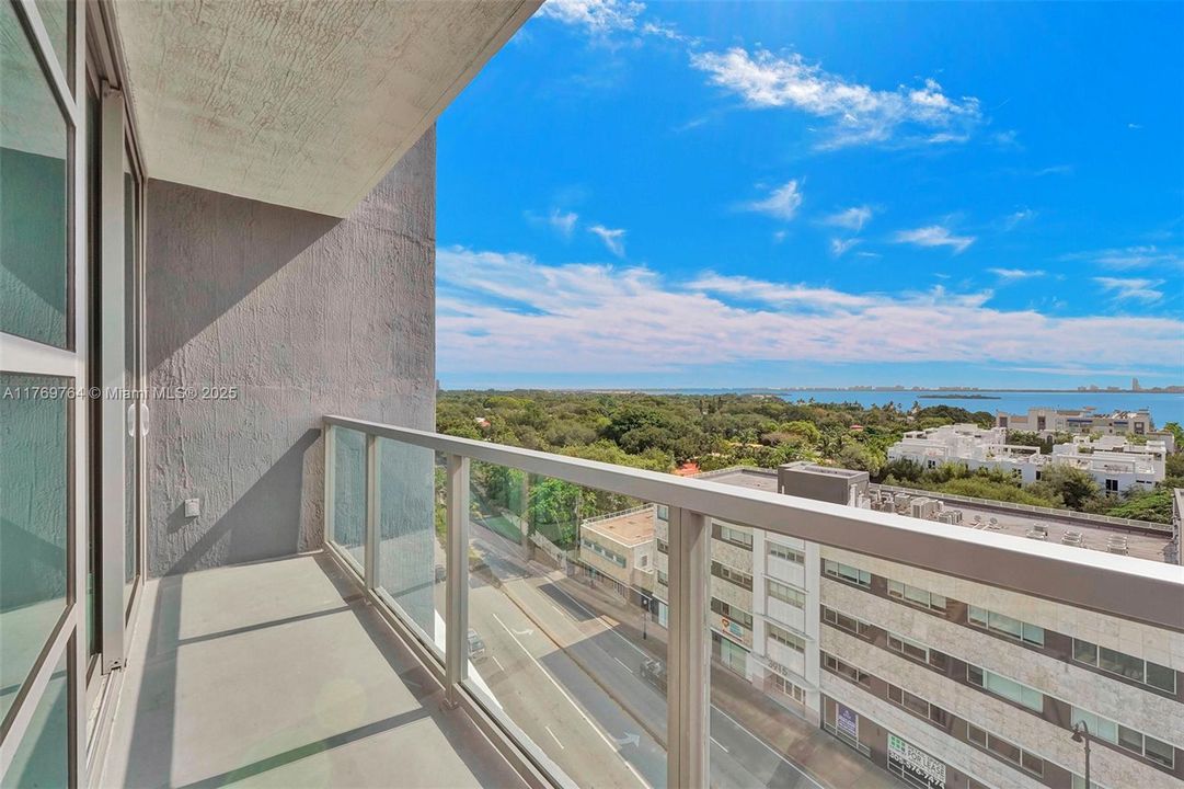 На продажу: $990,000 (2 спален, 2 ванн, 1062 Квадратных фут)