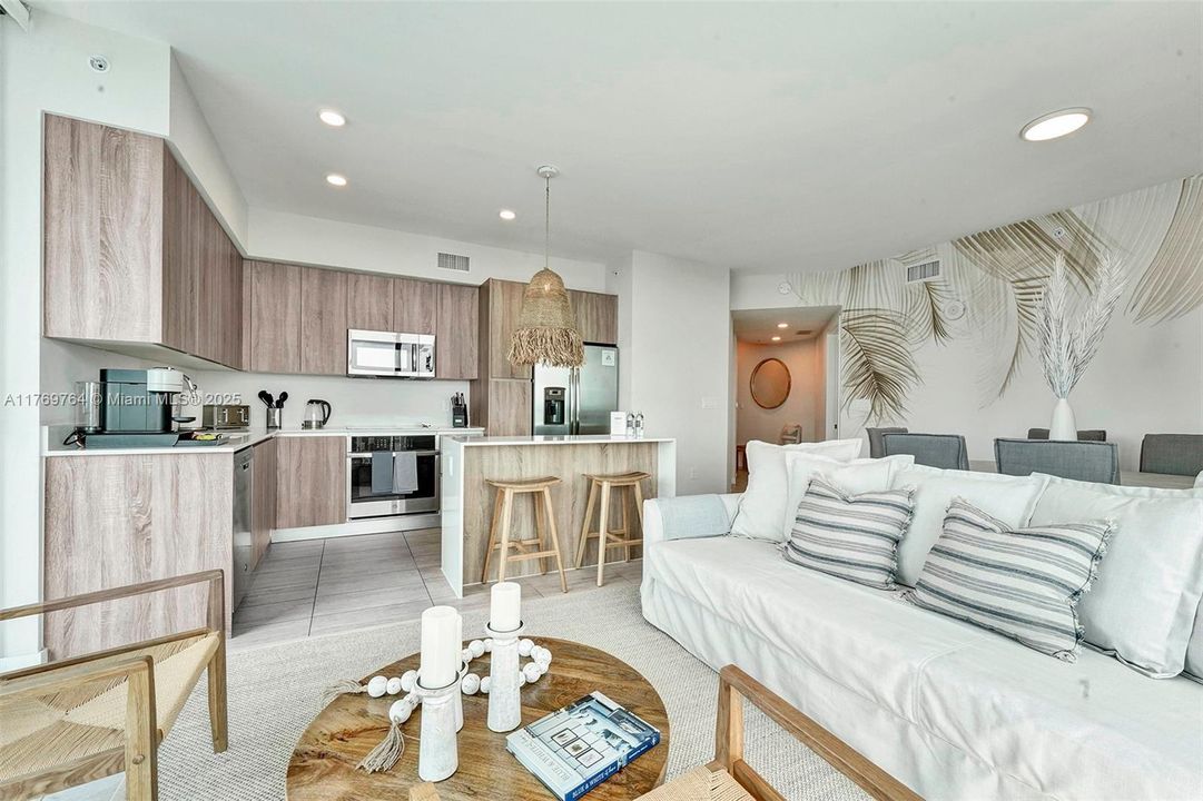 На продажу: $990,000 (2 спален, 2 ванн, 1062 Квадратных фут)