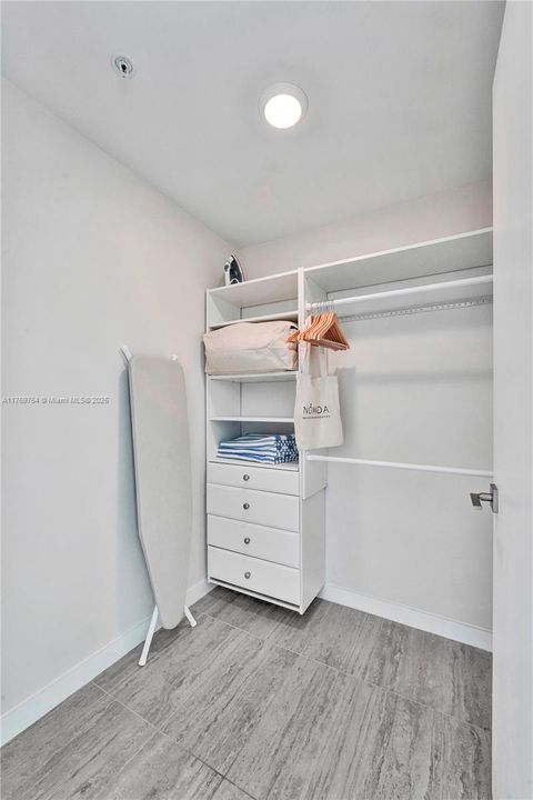 На продажу: $990,000 (2 спален, 2 ванн, 1062 Квадратных фут)