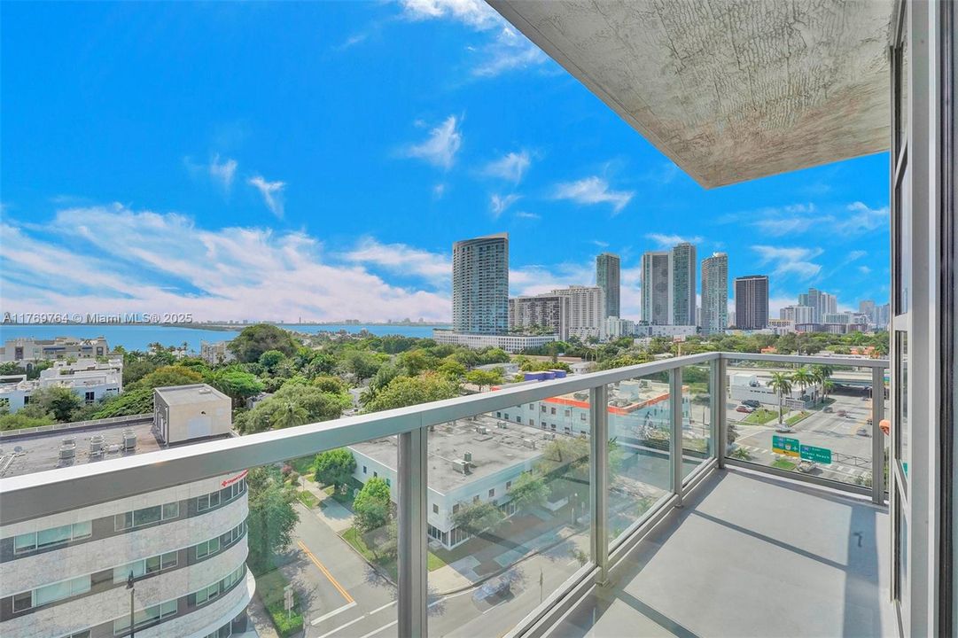 На продажу: $990,000 (2 спален, 2 ванн, 1062 Квадратных фут)