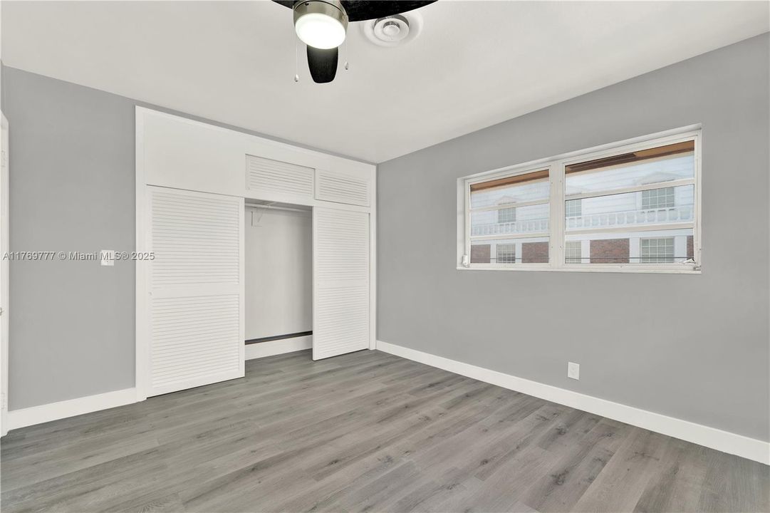 Activo con contrato: $240,000 (2 camas, 2 baños, 916 Pies cuadrados)