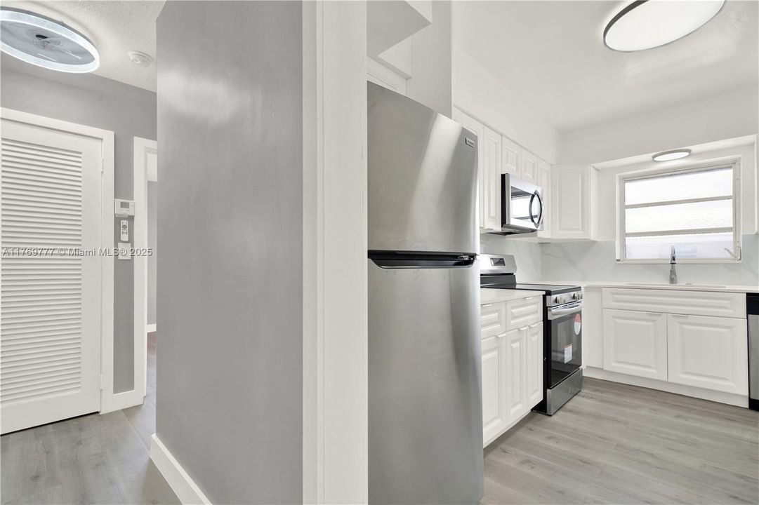 Activo con contrato: $240,000 (2 camas, 2 baños, 916 Pies cuadrados)