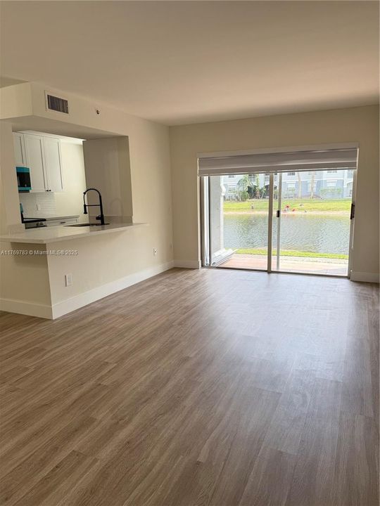 Vendido Recientemente: $355,000 (3 camas, 2 baños, 1247 Pies cuadrados)