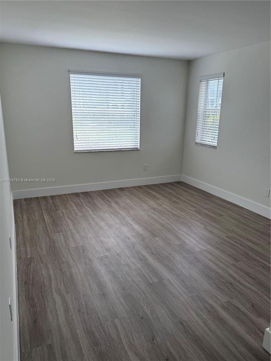 Vendido Recientemente: $355,000 (3 camas, 2 baños, 1247 Pies cuadrados)