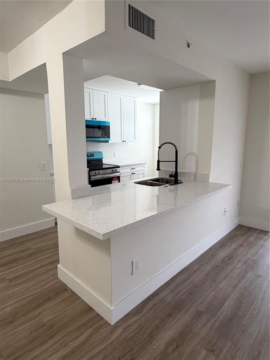 Vendido Recientemente: $355,000 (3 camas, 2 baños, 1247 Pies cuadrados)