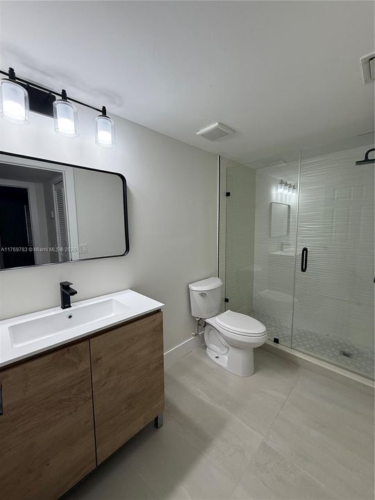 Vendido Recientemente: $355,000 (3 camas, 2 baños, 1247 Pies cuadrados)