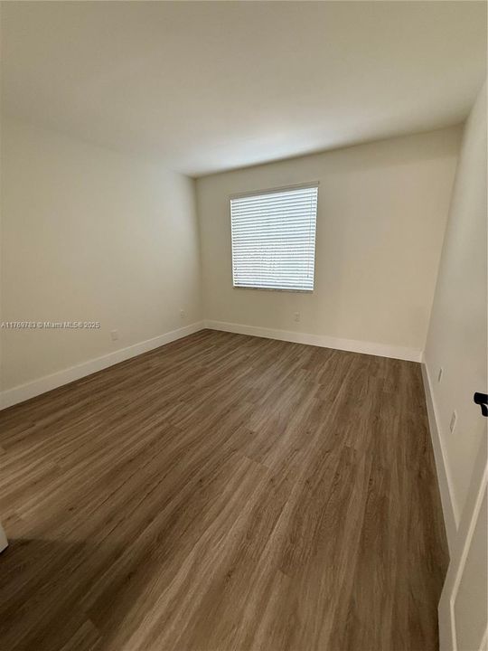 Vendido Recientemente: $355,000 (3 camas, 2 baños, 1247 Pies cuadrados)