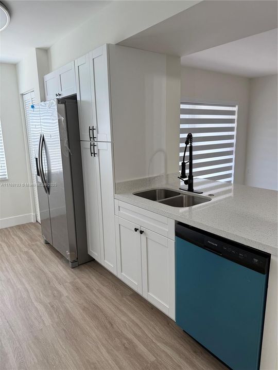 Vendido Recientemente: $355,000 (3 camas, 2 baños, 1247 Pies cuadrados)