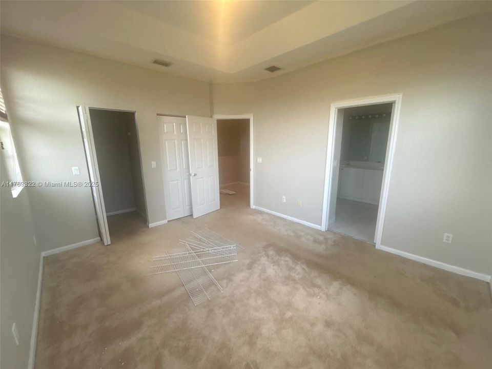 Recently Sold: $375,000 (4 beds, 3 baths, 1580 Square Feet)